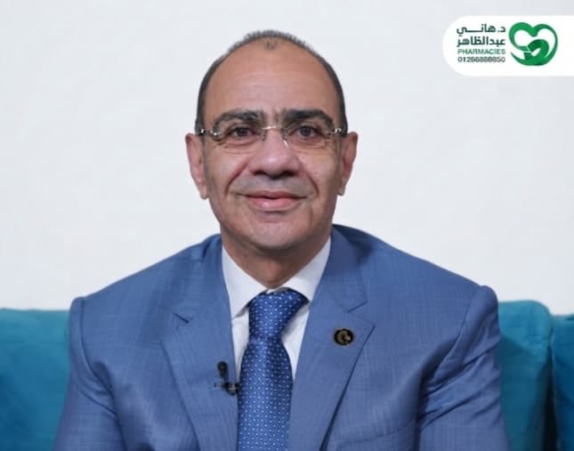 د/حسام حسنى --استاذ الصدر والجهاز التنفسى والحساسيه -///